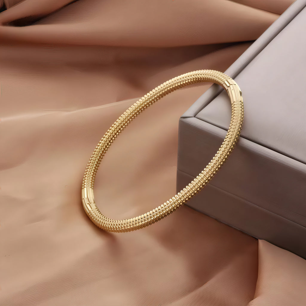 Noviqlo | Bangle Bracelet in Gold or Silver Colour