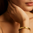 Noviqlo | Clover Detail Bangle Bracelet